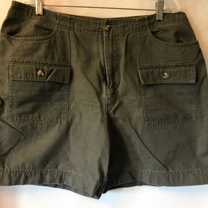 Cute army green shorts